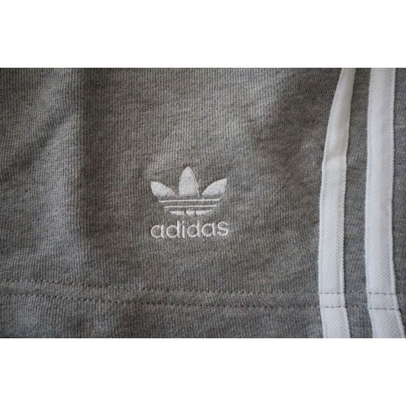 adidas DH5803 Men's Sz 2XL Med. Gray Heather Originals 3-Stripe Shorts - Picture 8 of 10